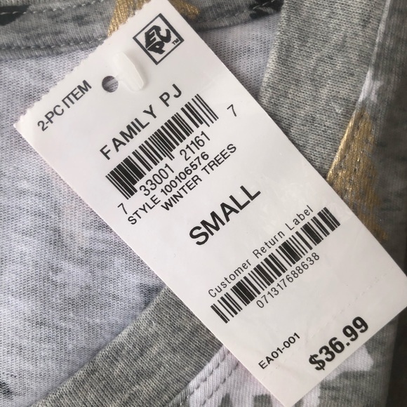 New women’s Macy’s two piece pajama set size small - Picture 4 of 4